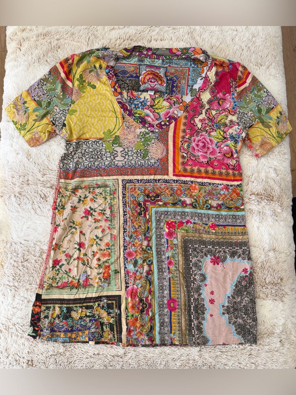 JOHNNY WAS Calloway Favorite V-Neck Tee Shirt Patchwork XXS